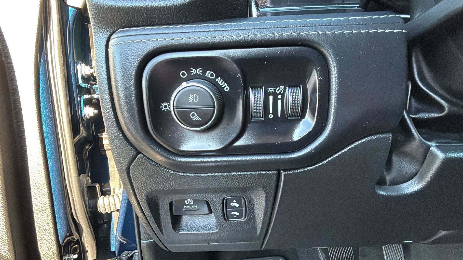 Used 2022 RAM 1500 Limited w/ Body Color Bumper Group image 11