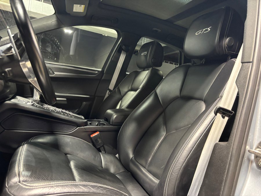 Used 2018 Porsche Macan GTS image 12