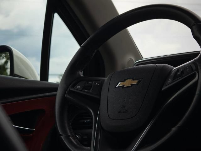 Used 2012 Chevrolet Volt Premium w/ Premium Trim Package FWD image 21