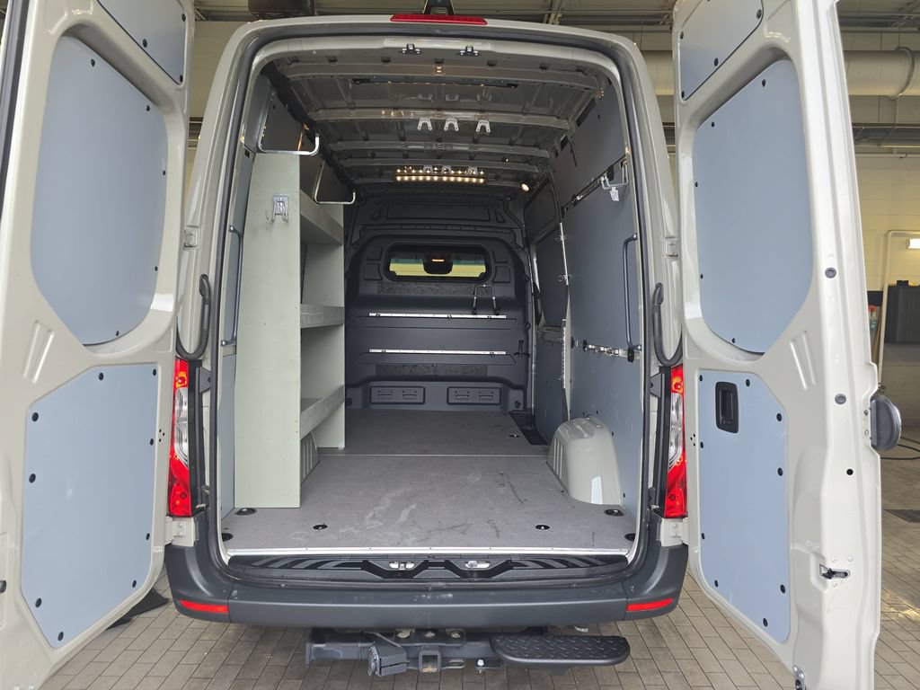 Used 2023 Mercedes-Benz Sprinter 2500 image 15