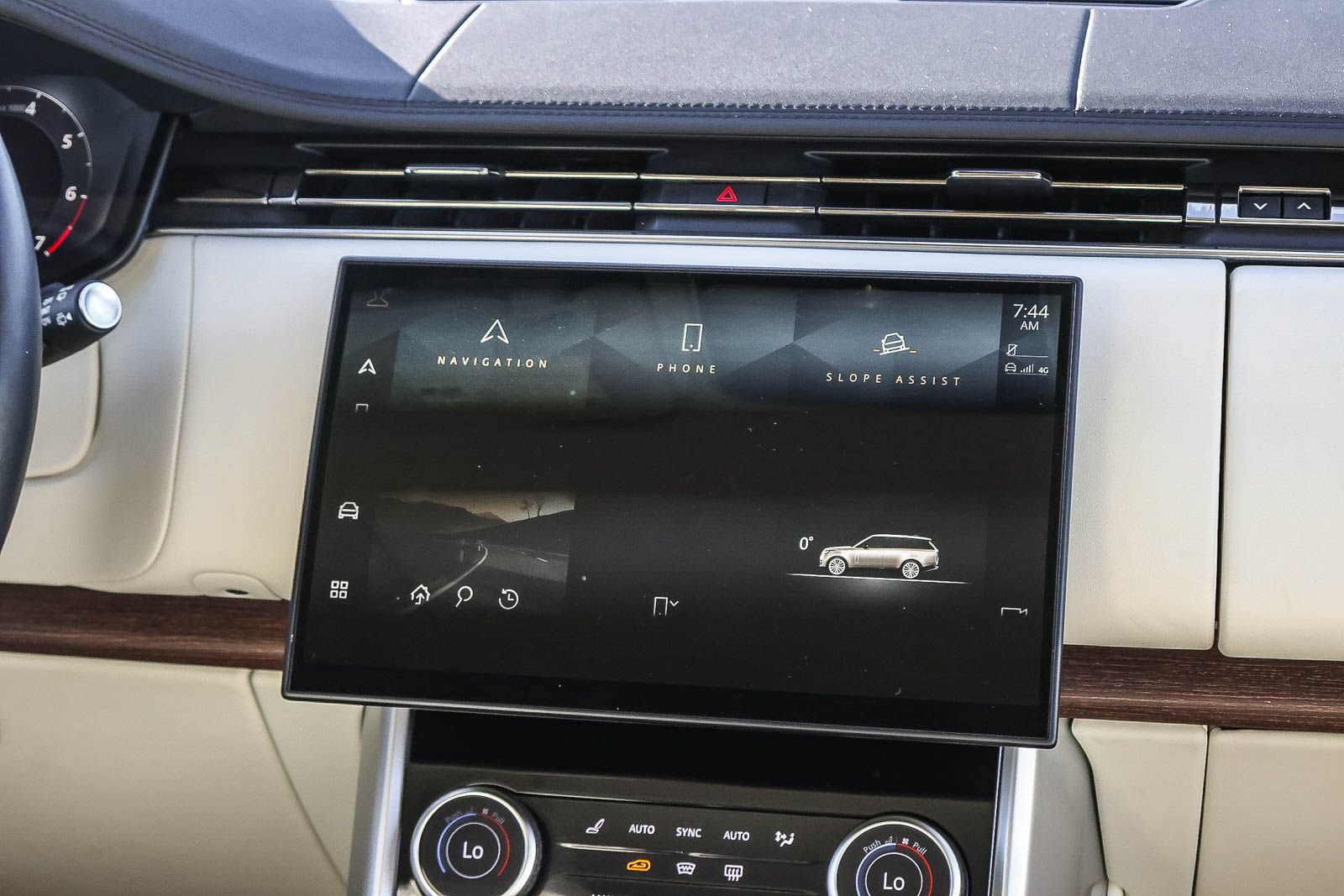 Certified 2023 Land Rover Range Rover SE AWD/4WD image 24