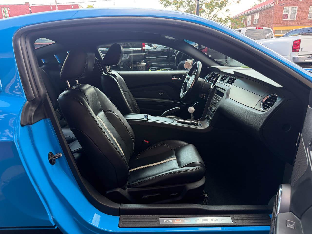 Used 2010 Ford Mustang GT Premium RWD image 24