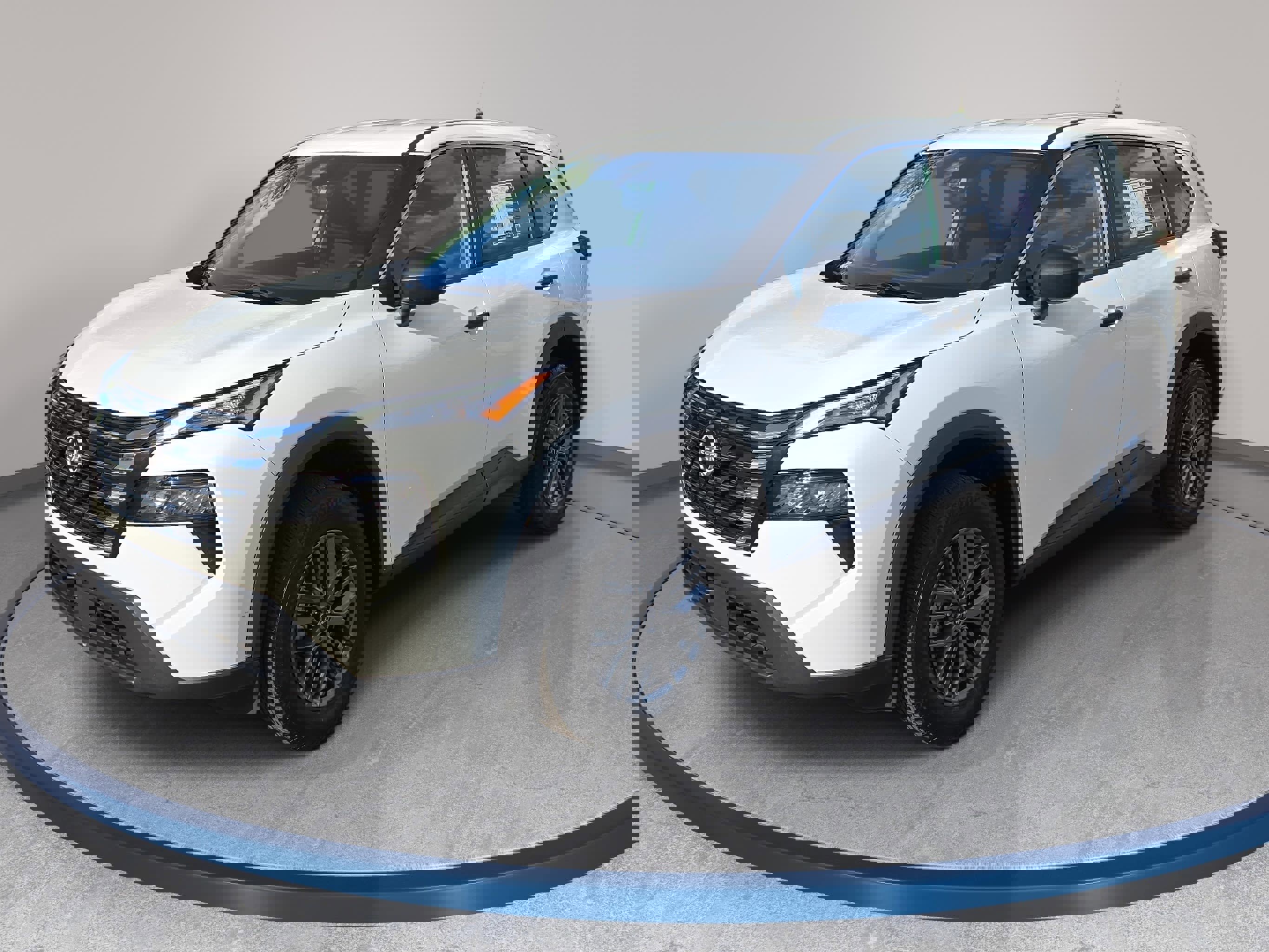 Used 2024 Nissan Rogue S FWD image 1