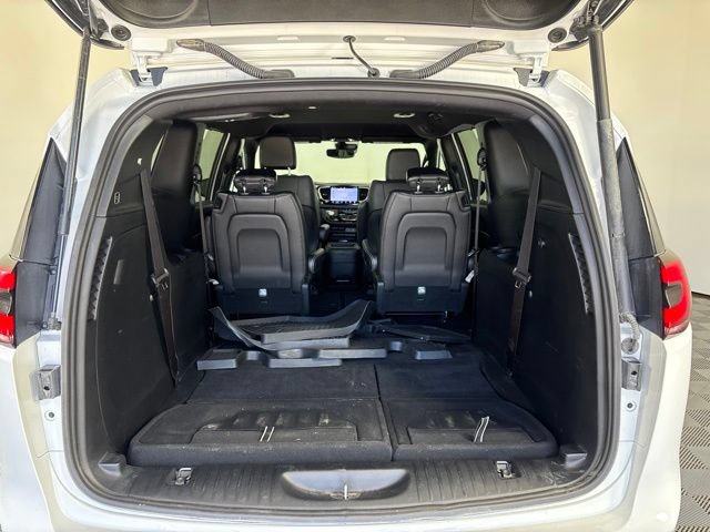 Used 2025 Chrysler Pacifica Select FWD image 25