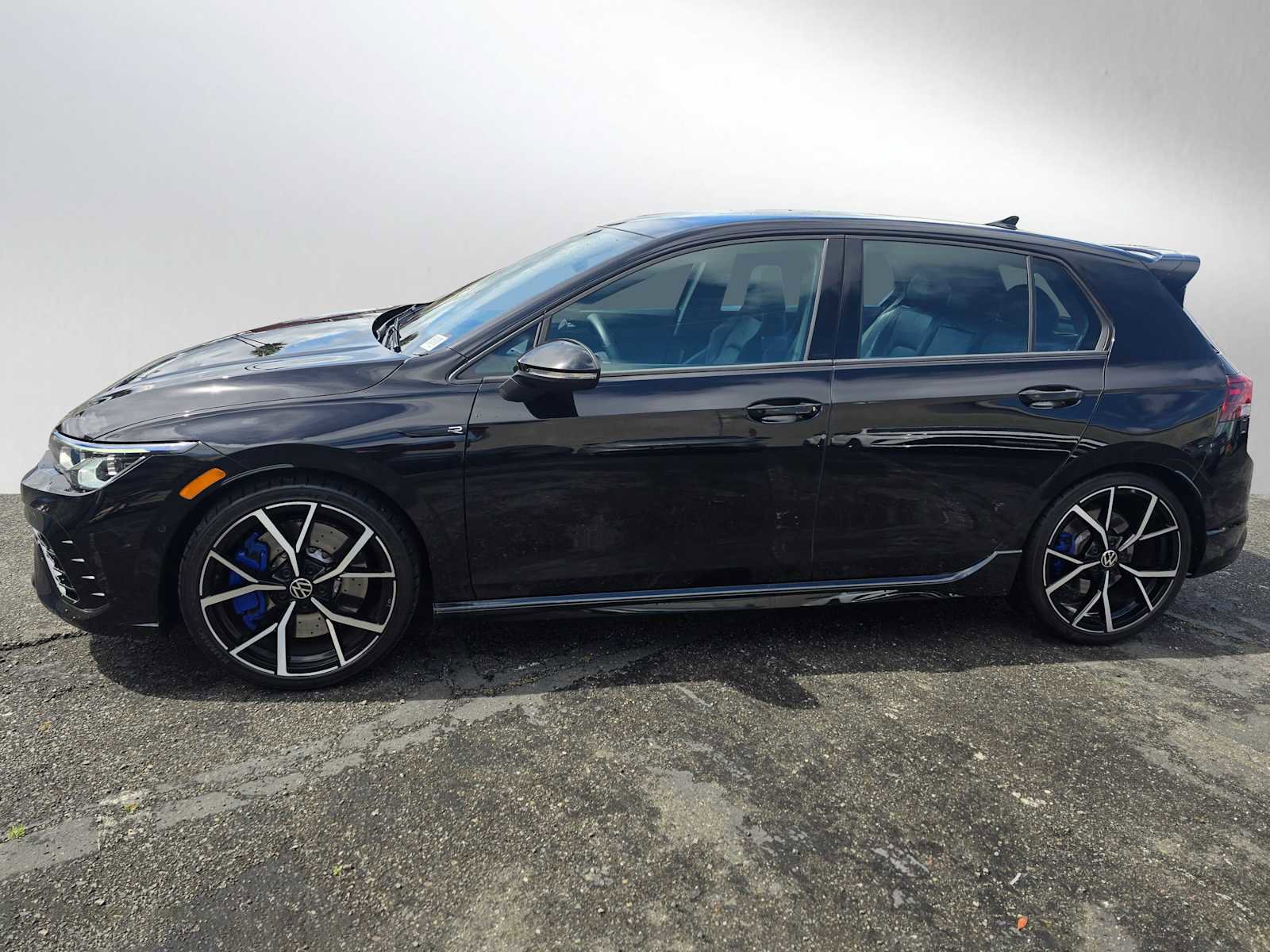 Used 2022 Volkswagen Golf R image 6