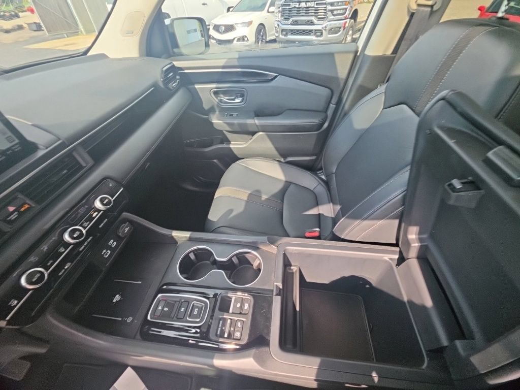 Certified 2025 Honda Pilot Touring image 25