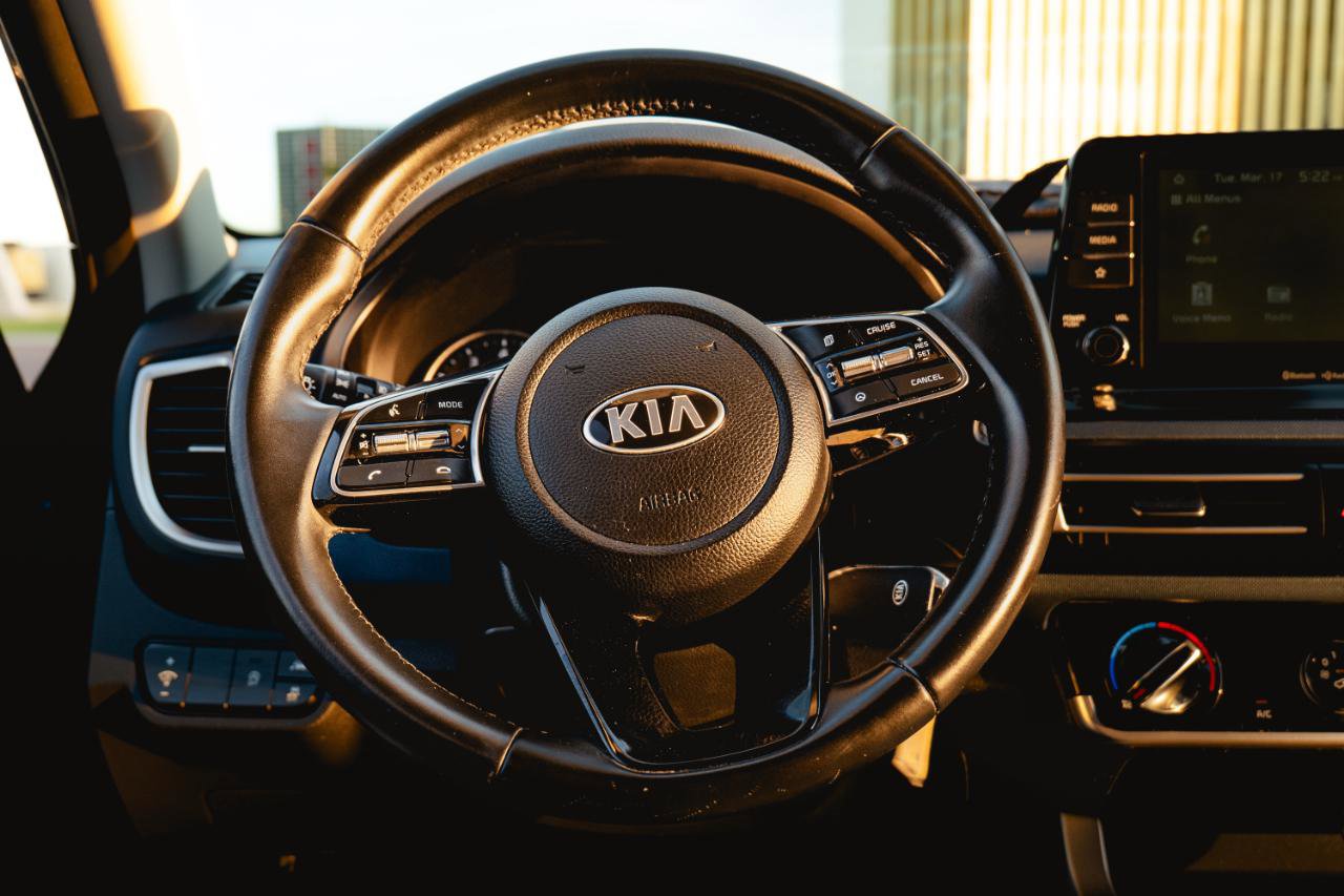 Used 2021 Kia Seltos S FWD image 7