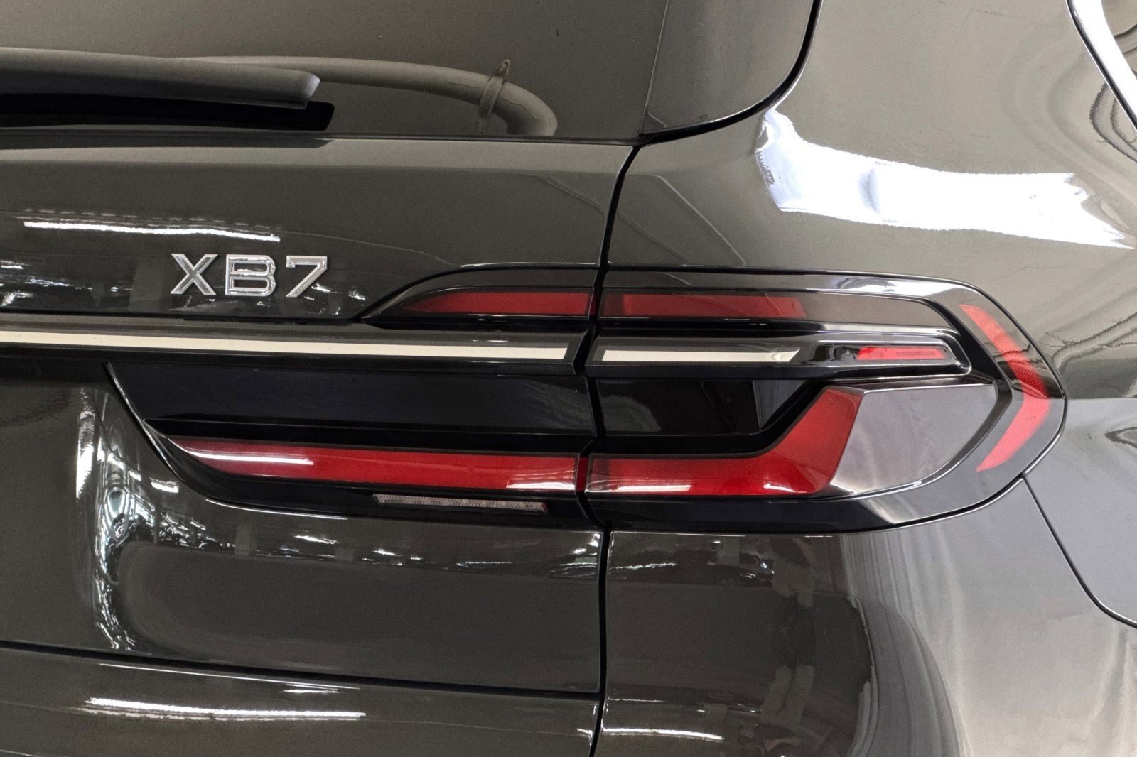 Used 2024 BMW ALPINA XB7 ALPINA XB7 image 12