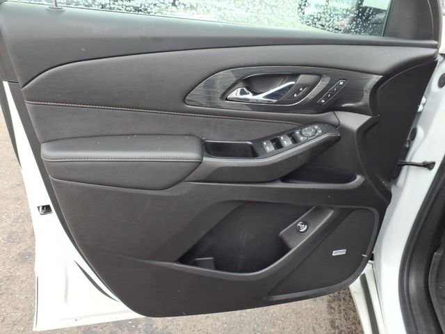 Used 2023 Chevrolet Traverse High Country w/ LPO, Floor Liner Package AWD/4WD image 9