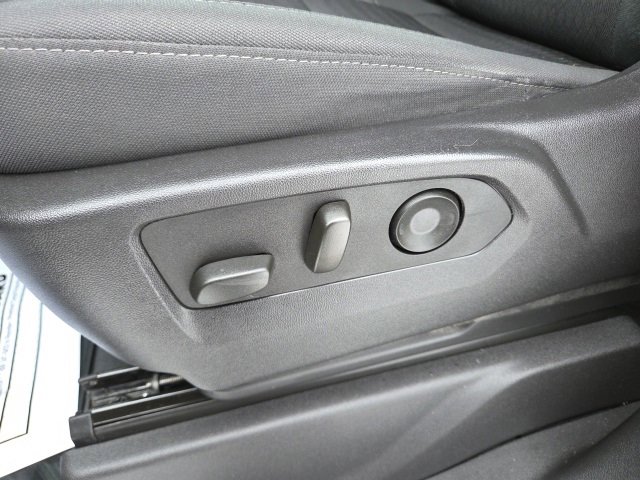 Used 2023 Chevrolet Silverado 1500 LT image 40