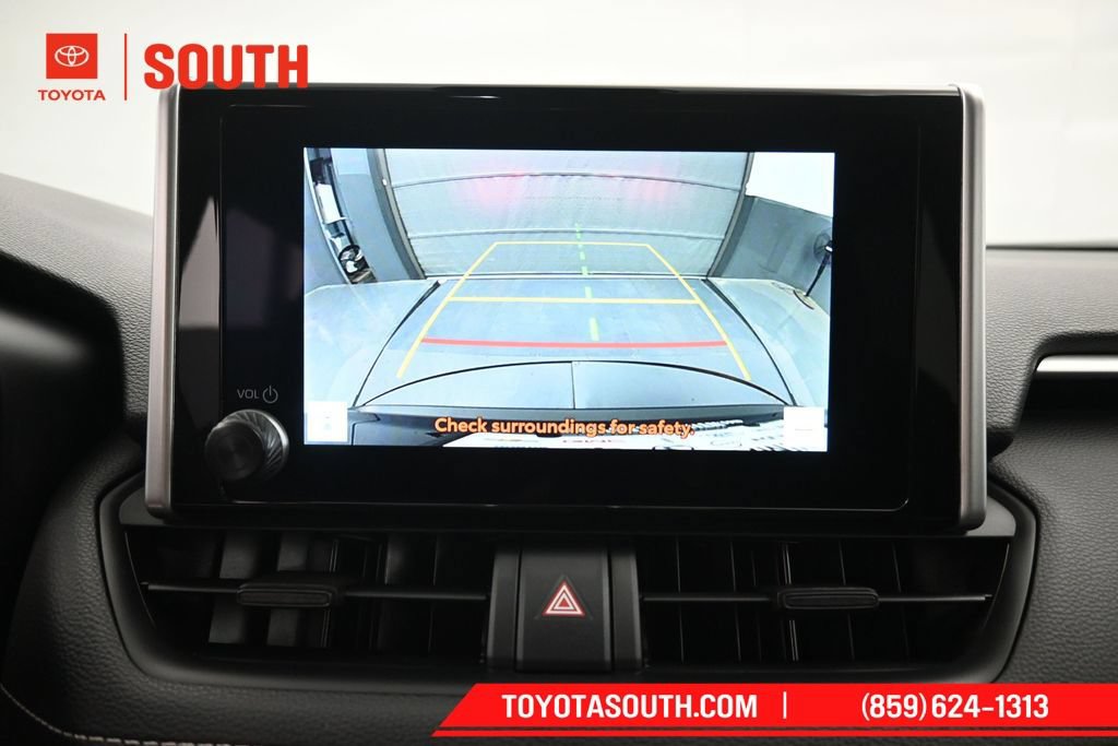 Used 2025 Toyota RAV4 XLE AWD/4WD image 17
