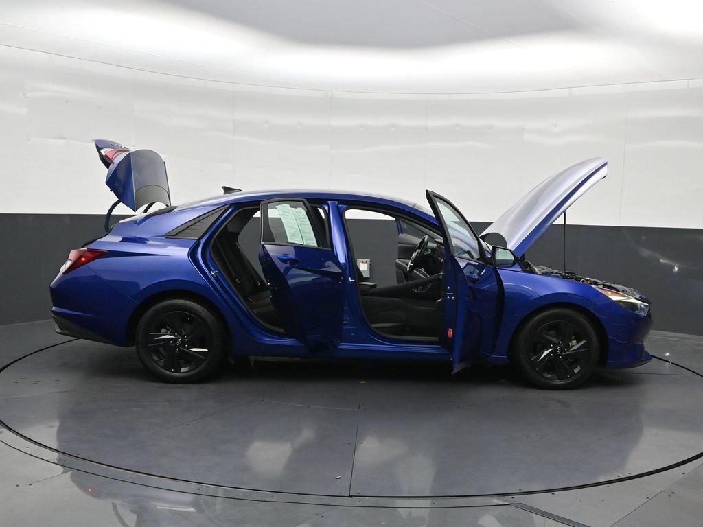 Used 2022 Hyundai Elantra SEL w/ Convenience Package FWD image 33