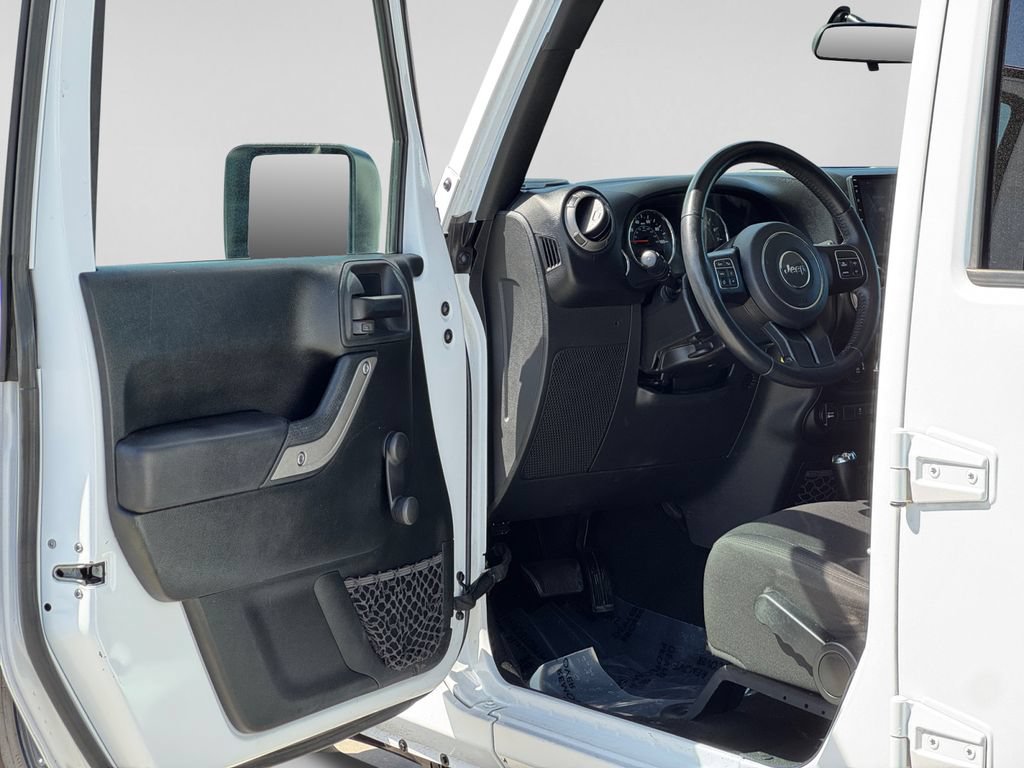 Used 2018 Jeep Wrangler Unlimited Sport w/ Connectivity Group AWD/4WD image 9