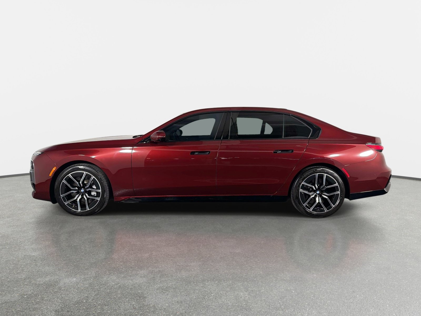 Used 2023 BMW 760i xDrive AWD/4WD image 6