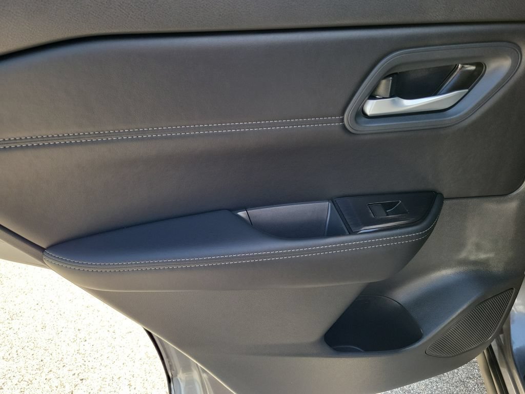 Used 2026 Nissan Rogue Dark Armor FWD image 12