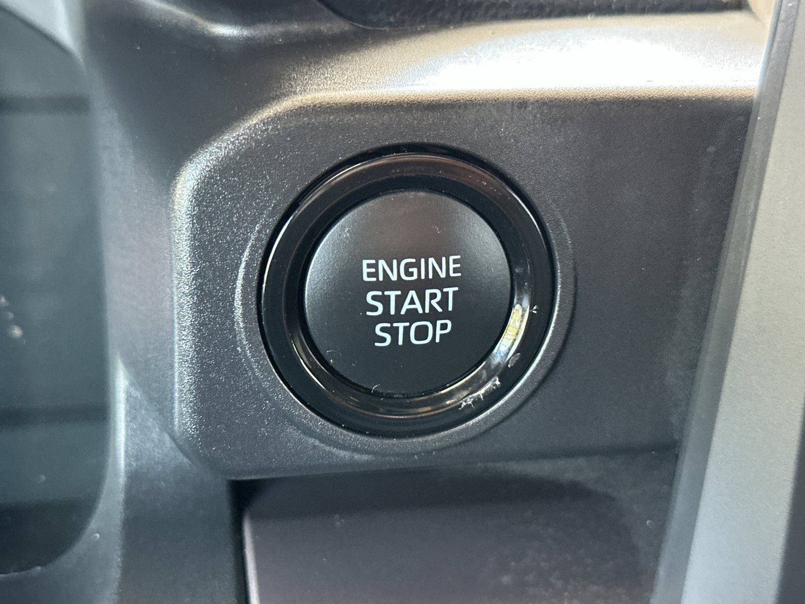 Used 2024 Toyota Tacoma SR5 AWD/4WD image 23