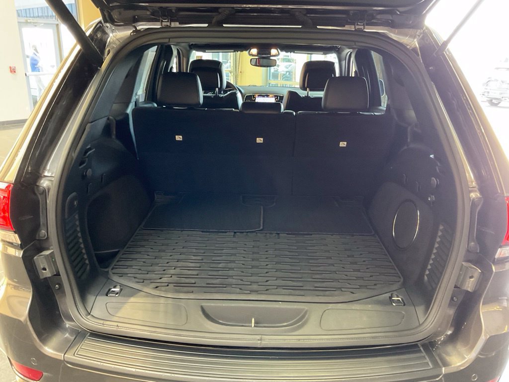 Used 2019 Jeep Grand Cherokee Altitude AWD/4WD image 23