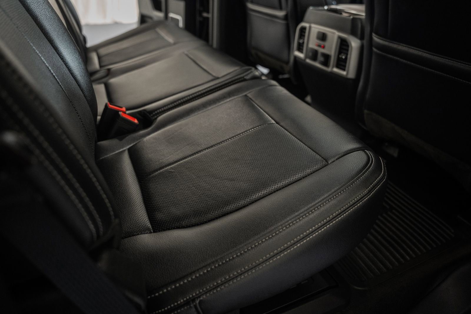 Certified 2022 Ford F250 Lariat w/ Black Appearance Pkg image 41