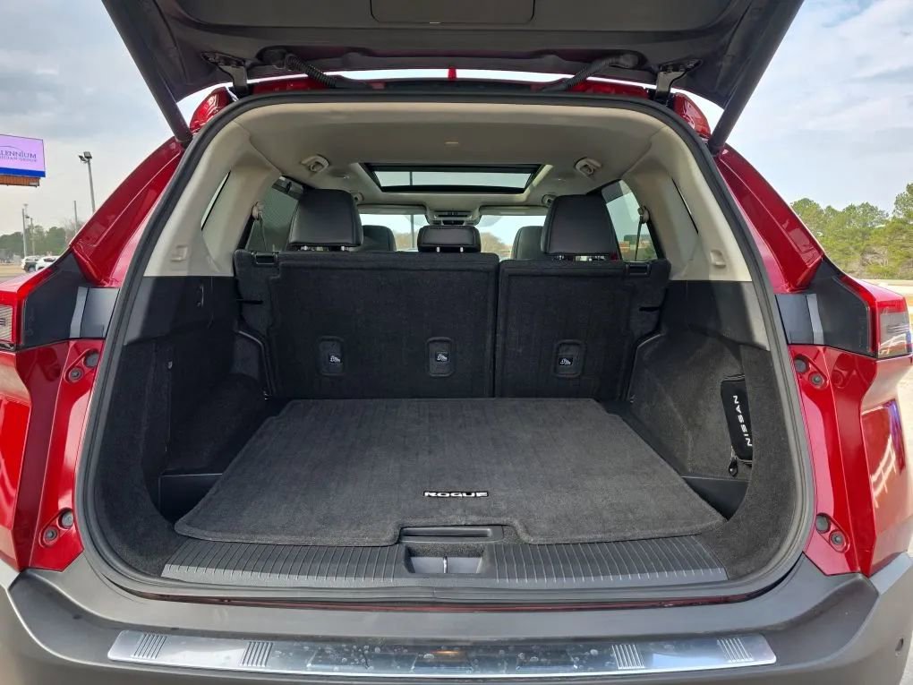 Used 2022 Nissan Rogue SV w/ SV Premium Package image 48