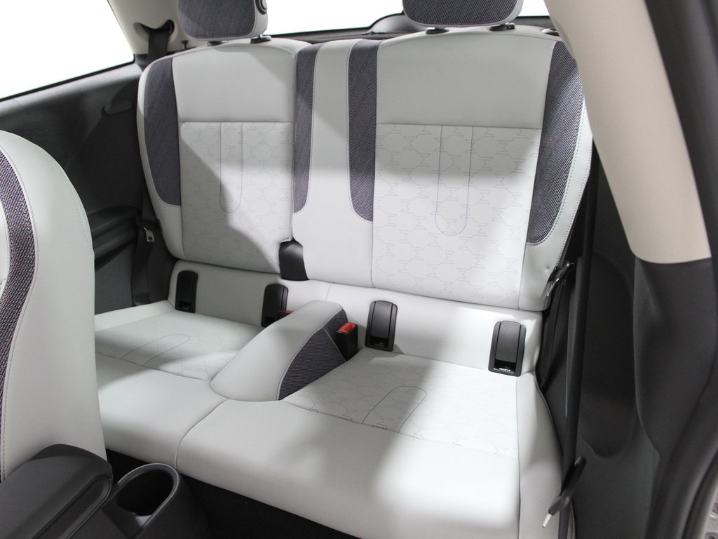 Certified 2025 MINI Cooper S image 18