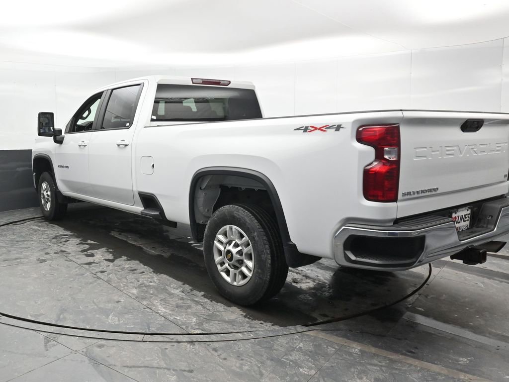 Used 2024 Chevrolet Silverado 2500 LT w/ Convenience Package image 9