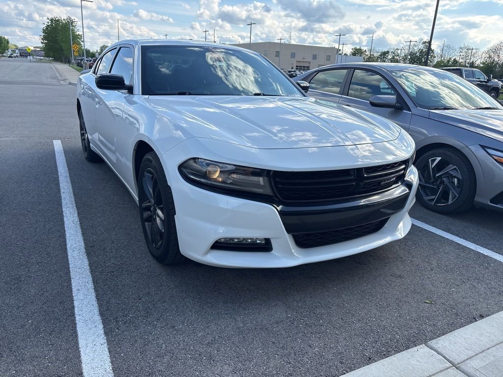 Used 2019 Dodge Charger SXT w/ Blacktop Package AWD/4WD image 4