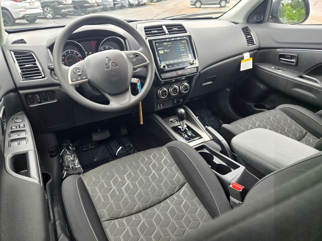 New 2027 Mitsubishi Outlander Sport ES AWD/4WD image 14