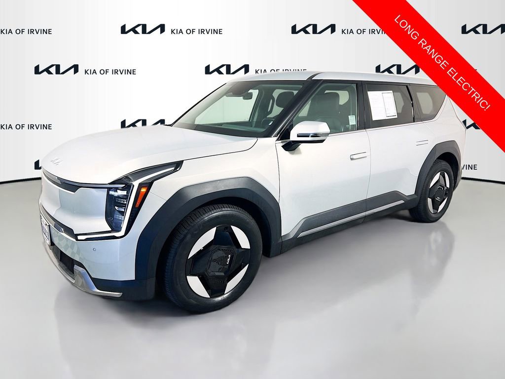 Used 2024 Kia EV9 Light Long Range RWD image 4
