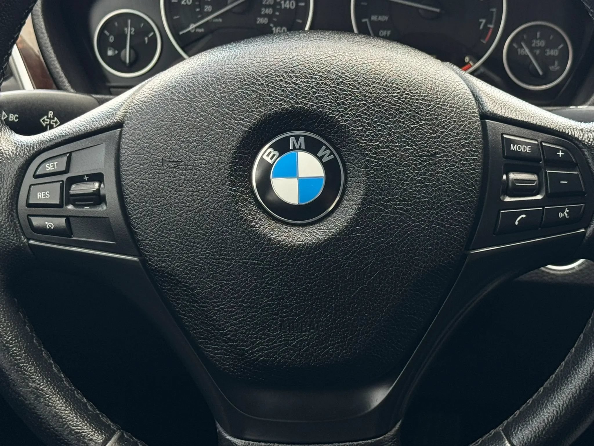 Used 2016 BMW 320i Sedan RWD image 28