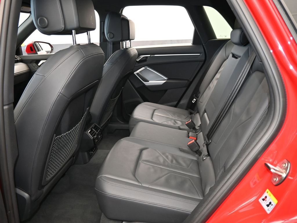 Used 2025 Audi Q3 2.0T Premium image 35