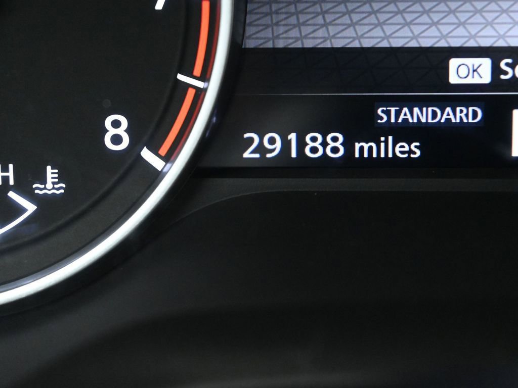 Used 2024 Nissan Rogue SV image 31