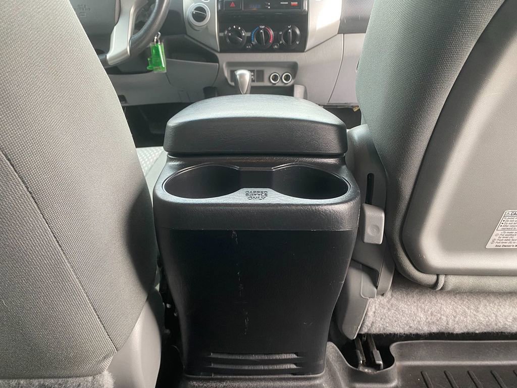 Used 2014 Toyota Tacoma 4x4 Double Cab w/ SR5 Package image 27