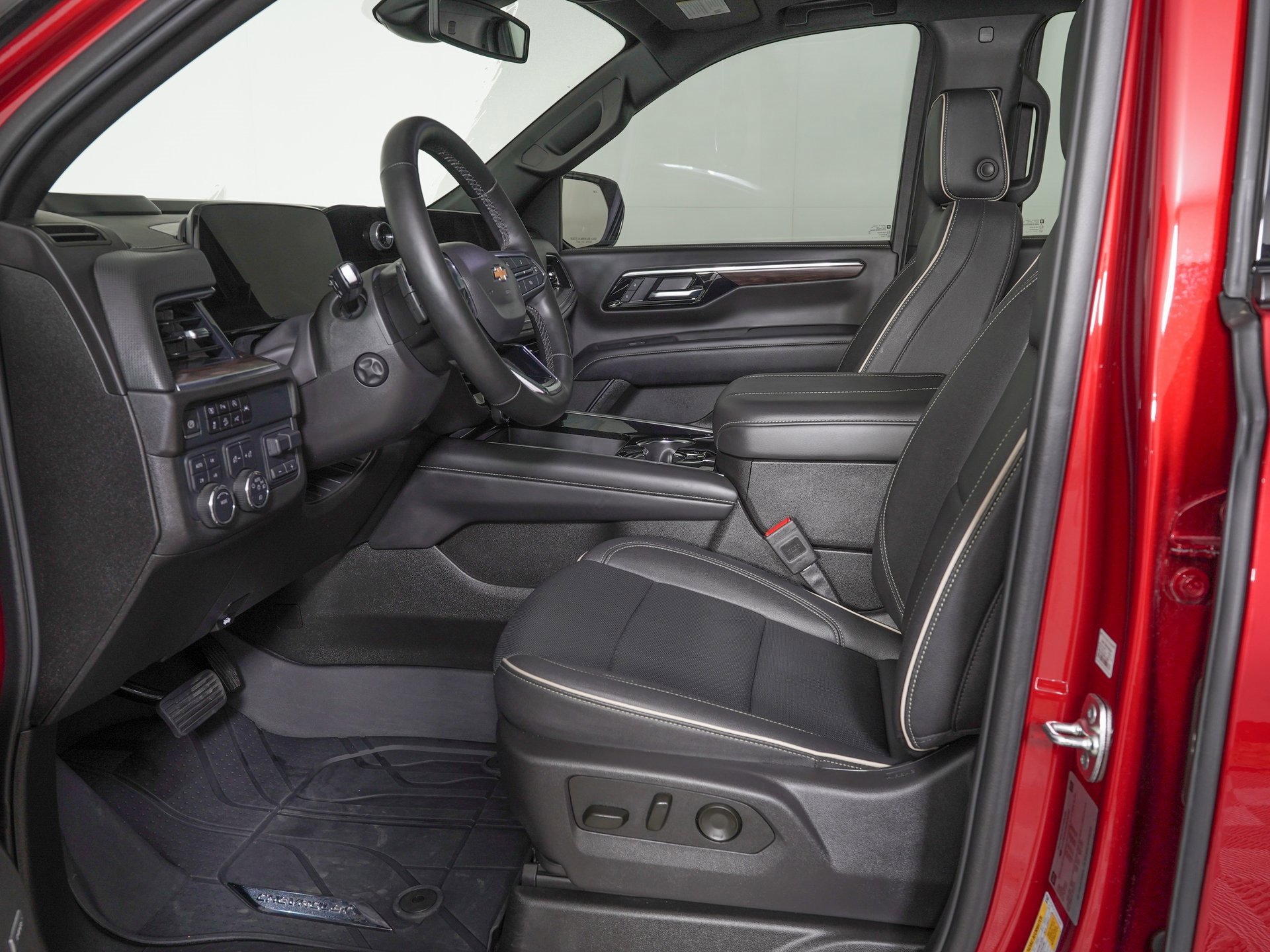 Used 2025 Chevrolet Tahoe Premier w/ Sun And Tow Package image 16