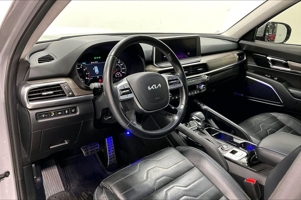Used 2022 Kia Telluride SX w/ SX Prestige Package image 15