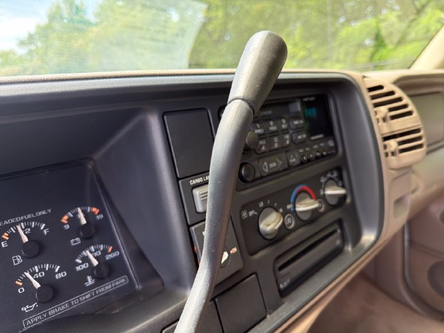 Used 1998 GMC Sierra 1500 2WD Extended Cab w/ Imagemax Pkg image 21