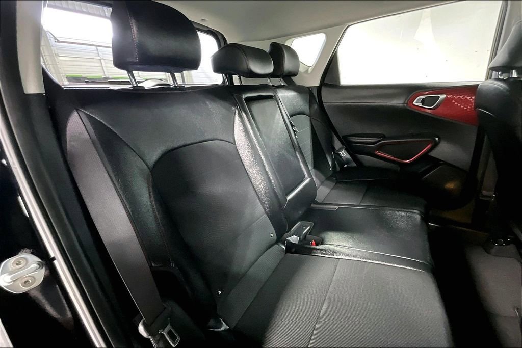 Used 2021 Kia Soul Turbo image 36