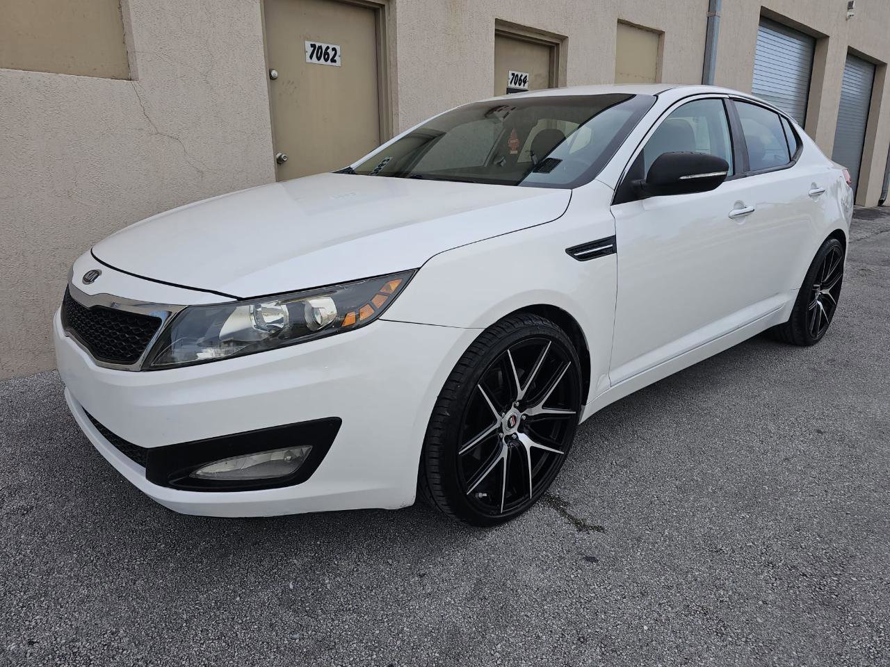 Used 2012 Kia Optima EX FWD image 12