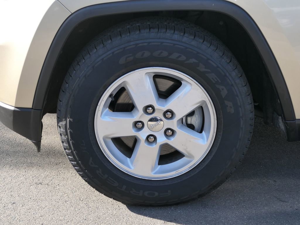 Used 2011 Jeep Grand Cherokee Laredo image 11