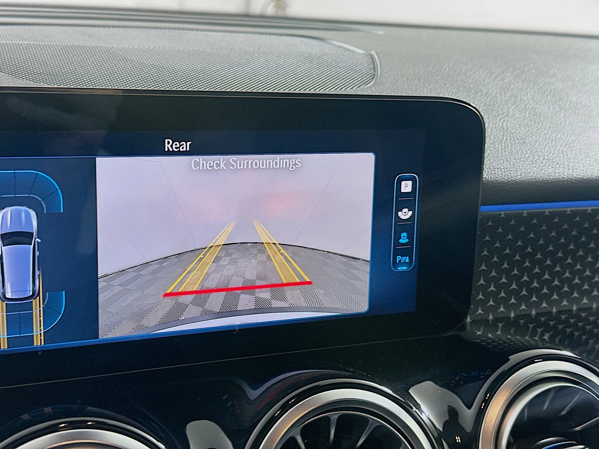 Used 2025 Mercedes-Benz GLB 250 4MATIC image 22