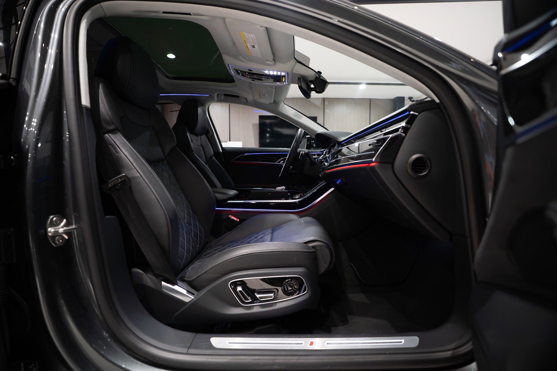 Used 2023 Audi S8 w/ S8 Comfort Plus Package image 16