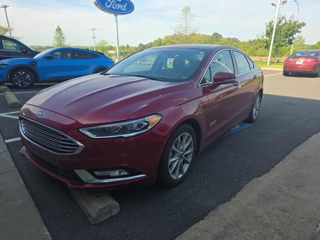 Used 2017 Ford Fusion Energi SE image 2