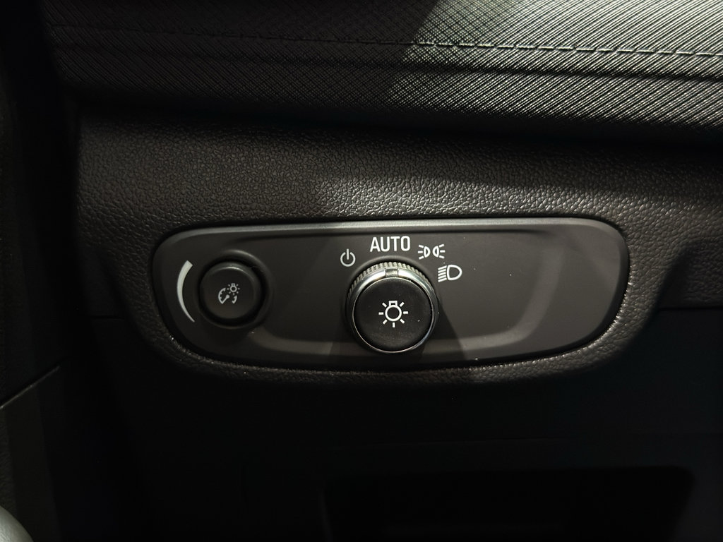 Used 2024 Chevrolet TrailBlazer LT w/ LT Cold Weather Package image 31