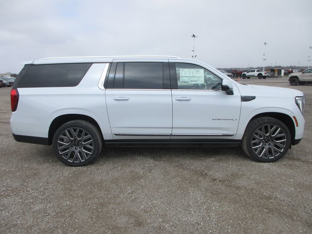 New 2026 GMC Yukon XL Denali Ultimate image 3