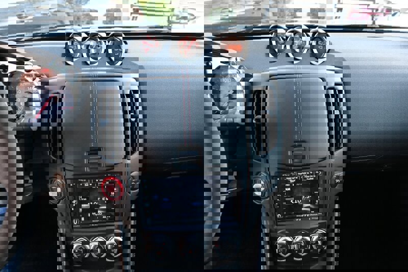 Used 2013 Nissan 370Z Coupe image 31