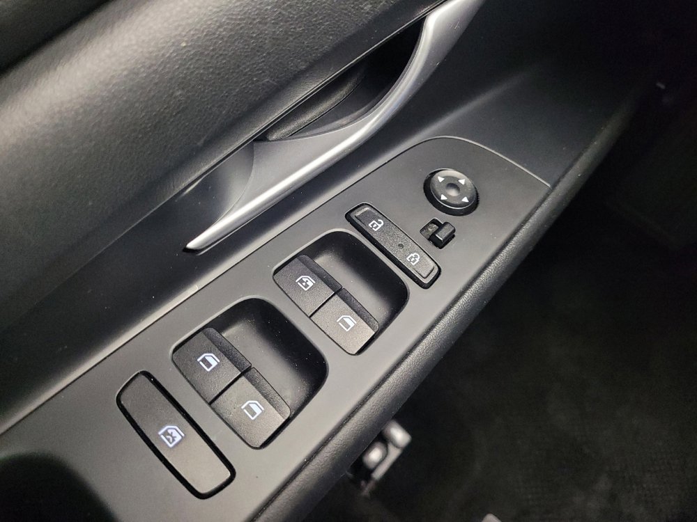 Used 2023 Hyundai Elantra Limited FWD image 27