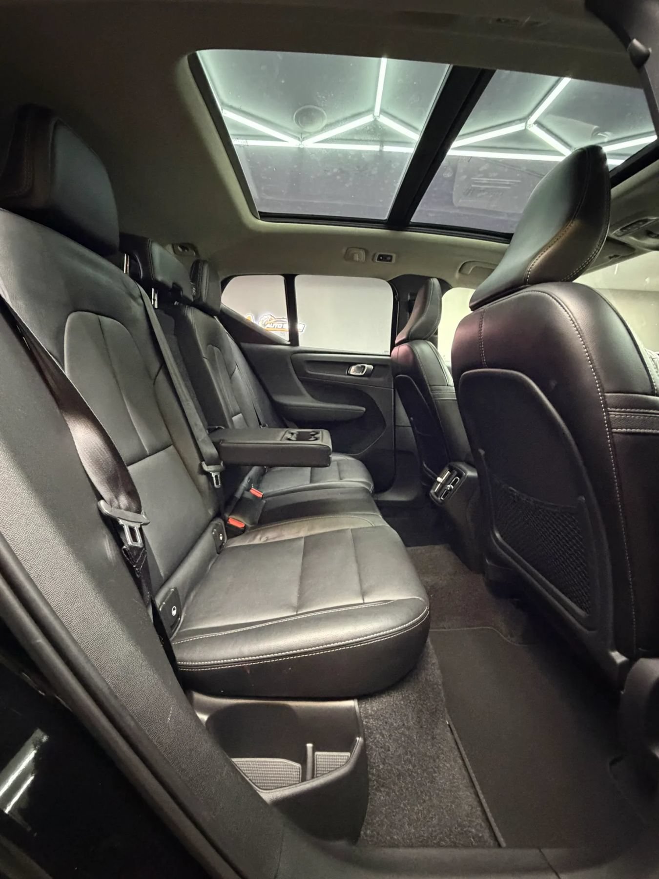 Used 2019 Volvo XC40 T5 Momentum AWD/4WD image 32