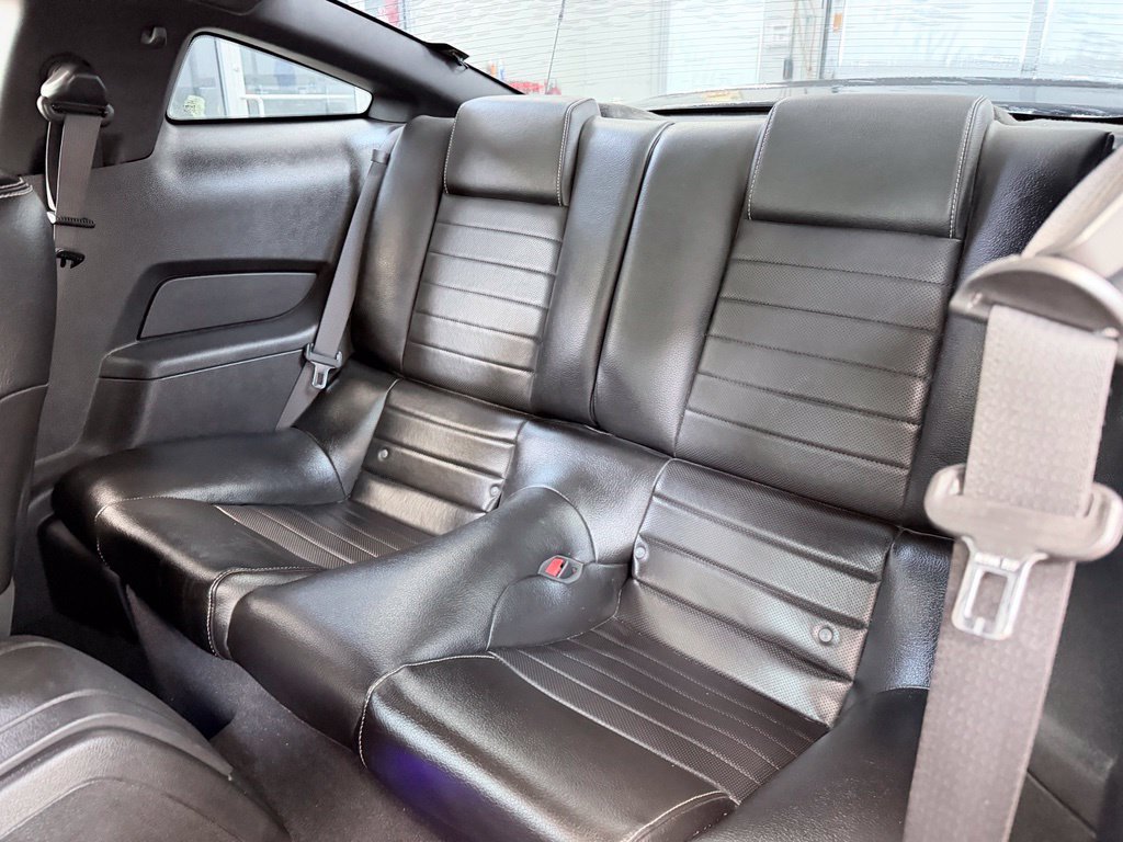 Used 2010 Ford Mustang GT RWD image 19