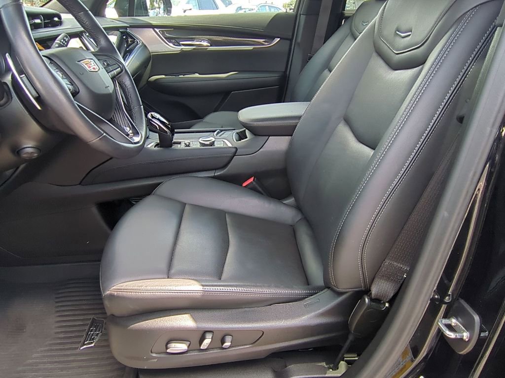 Used 2024 Cadillac XT6 Sport w/ Technology Package image 20