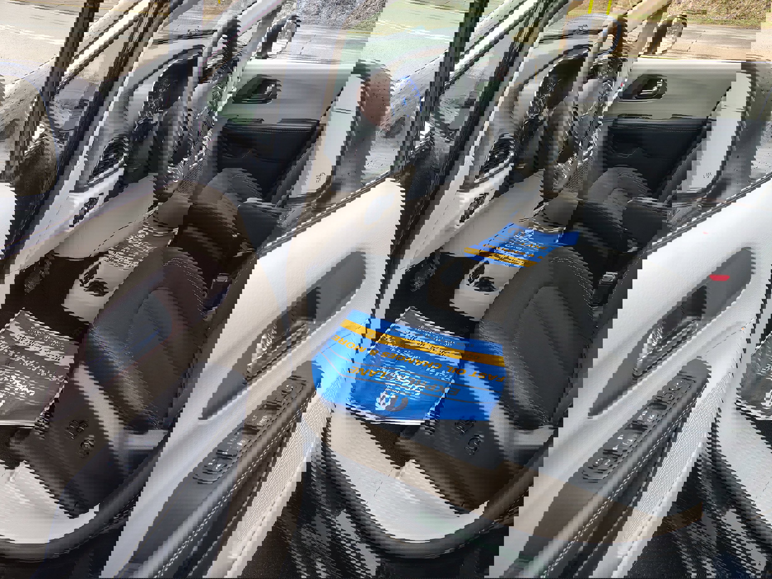 Used 2024 Chrysler Voyager LX image 29