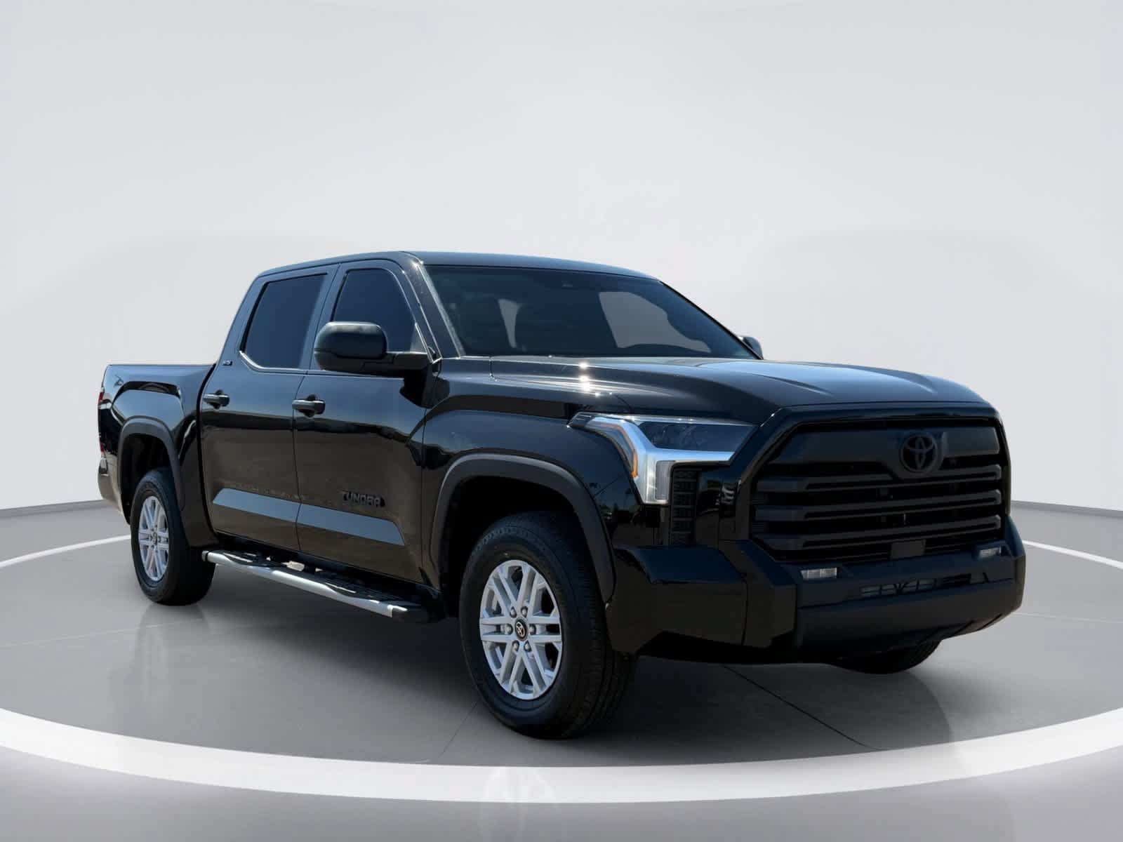 Used 2025 Toyota Tundra SR5 AWD/4WD image 11